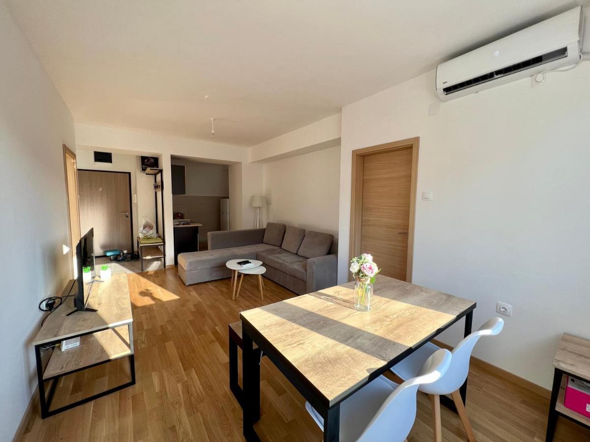 Sara'S Apartment Cozy And Close To Center With Private Parking Skopje Luaran gambar
