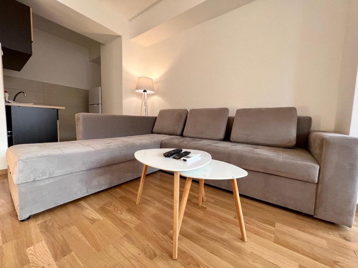Sara'S Apartment Cozy And Close To Center With Private Parking Skopje Luaran gambar