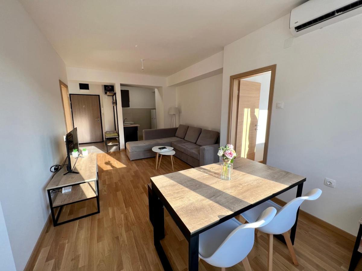 Sara'S Apartment Cozy And Close To Center With Private Parking Skopje Luaran gambar