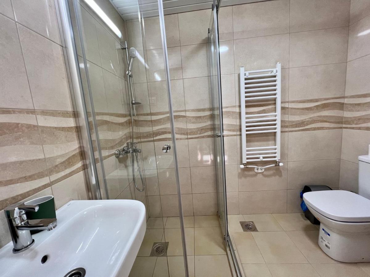 Sara'S Apartment Cozy And Close To Center With Private Parking Skopje Luaran gambar