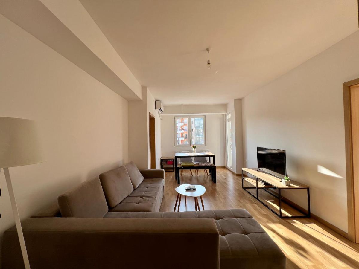 Sara'S Apartment Cozy And Close To Center With Private Parking Skopje Luaran gambar