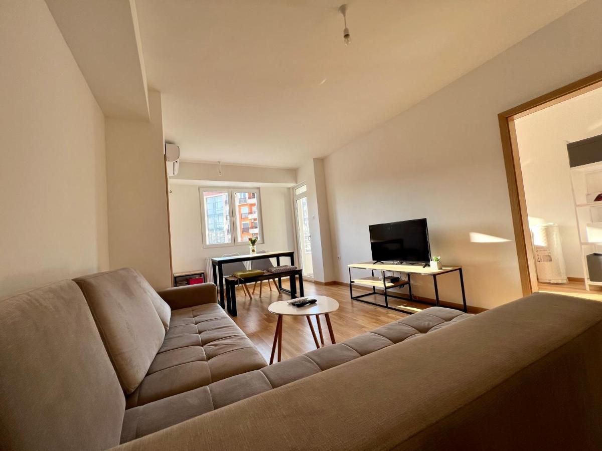 Sara'S Apartment Cozy And Close To Center With Private Parking Skopje Luaran gambar