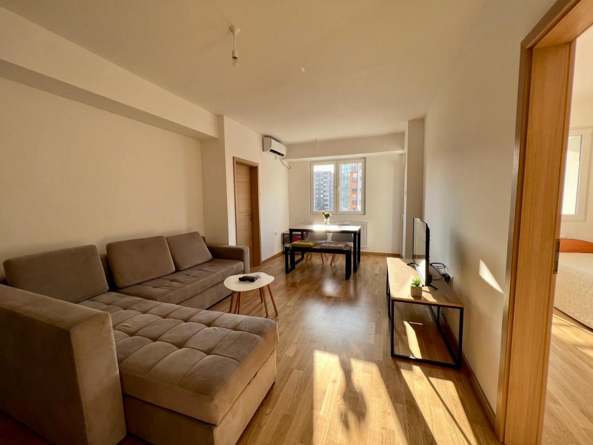 Sara'S Apartment Cozy And Close To Center With Private Parking Skopje Luaran gambar